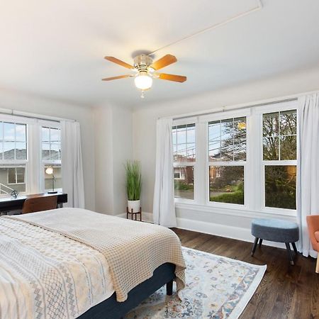 Вилла Alki Beach, 3Br, Prime Location, Steps To Beach Сиэтл Экстерьер фото